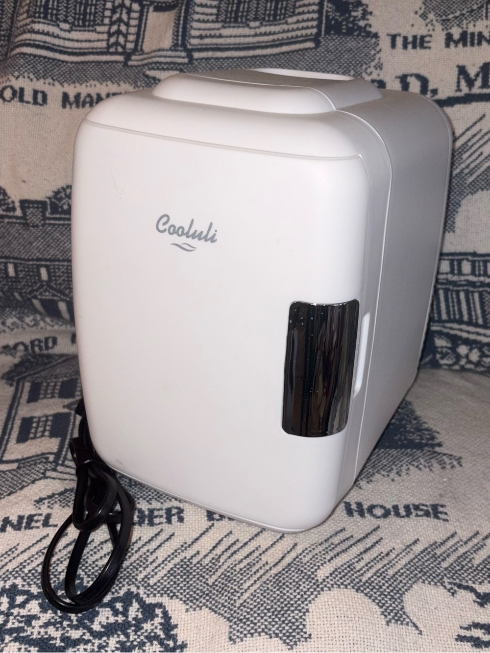 White 4L Cooluli Mini Fridge! Beautiful condition!